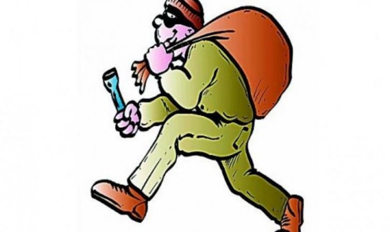 सहकारीबाट  ऋण निकालिएको ४ लाख लुटियो